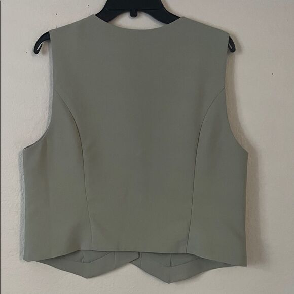 NWT Abercrombie and Fitch Sage Button Up Vest in Size Large - Picture 3 of 9